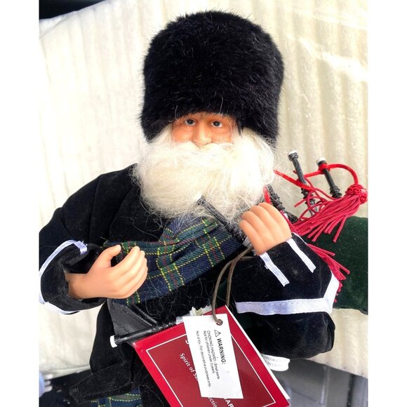 St.Nicholas Square Santa Figurine Scottish Kilt Christmas Decor - Picture 1 of 6